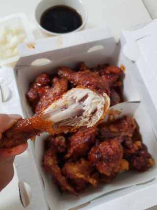 [치킨마루]-  빠사칸레드 + 콜라 500ml — 5점을 준 리뷰어가 2019년 5월 올린 사용 사진