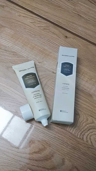메이메리 쓰리이펙츠 모이스처 톤업크림 50ml — 4점을 준 리뷰어가 2020년 1월 올린 사용 사진