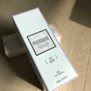 레드컨테이너 페로몬향 퍼퓸 바디에멀전 — 5점을 준 리뷰어가 2020년 2월 올린 사용 사진