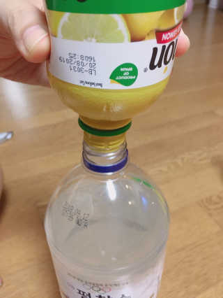 솔리몬 스퀴즈드 레몬즙 500ml X 2 + 280ml X 1 — 5점을 준 리뷰어가 2018년 10월 올린 사용 사진