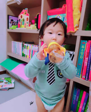 유비맘 샘방지 PPSU 빨대컵_컬러 랜덤 발송 — 5점을 준 리뷰어가 2020년 3월 올린 사용 사진