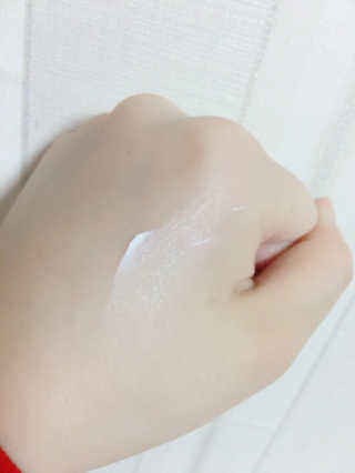 메이니 화이트 신드라 크림 70ml — 4.83점을 준 리뷰어가 2018년 4월 올린 사용 사진