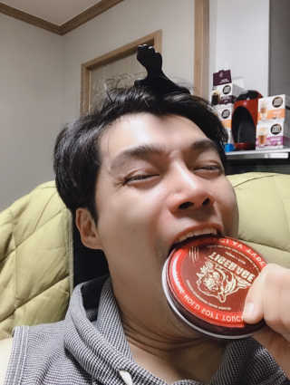 다슈코리아 다슈 클래식 타이거 레이지 수성 포마드 — 4.5점을 준 리뷰어가 2019년 3월 올린 사용 사진