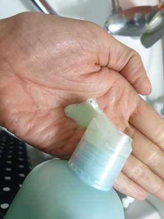 셀리본 하수오 내츄럴 프리벤션 탈모관리 샴푸 300ml — 5점을 준 리뷰어가 2019년 11월 올린 사용 사진