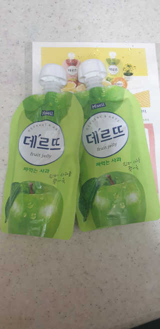 데르뜨 떠먹는 과일 3종, 짜먹는 과일 2종 총 10개 체험 — 5점을 준 리뷰어가 2020년 3월 올린 사용 사진