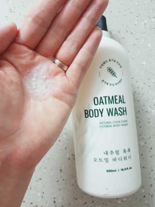 (주)에네스티 내추럴 촉촉  오트밀 바디워시 500ml — 5점을 준 리뷰어가 2019년 9월 올린 사용 사진