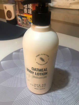 (주)에네스티 내추럴 촉촉  오트밀 바디로션 500ml — 4.5점을 준 리뷰어가 2019년 8월 올린 사용 사진