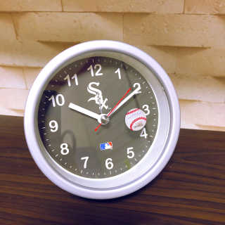 MLB WATCH n LEISURE MLB 아날로그 디자인 탁상시계 8종 — 5점을 준 리뷰어가 2019년 12월 올린 사용 사진