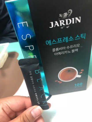 (주)쟈뎅 쟈뎅 에스프레소 스틱 아메리카노 블랙 — 4.83점을 준 리뷰어가 2018년 10월 올린 사용 사진
