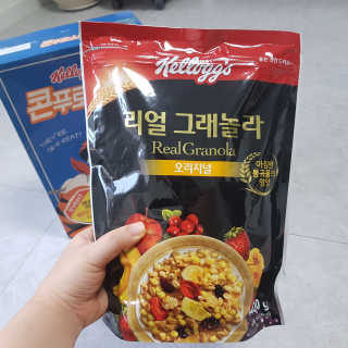 켈로그 콘프로스트,리얼 그래놀라 오리지널 — 5점을 준 리뷰어가 2019년 8월 올린 사용 사진