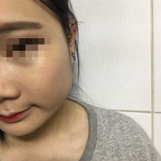 베어블랑 슈퍼 쉴드 쿠션 — 2.5점을 준 리뷰어가 2018년 2월 올린 사용 사진