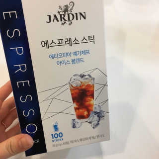 (주)쟈뎅 [쟈뎅] 에스프레소스틱 아이스블렌드 — 4점을 준 리뷰어가 2019년 4월 올린 사용 사진