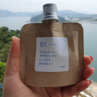 톤28 유기농 블루라이트 방어 UV 차단거리 건성용 B1 — 4점을 준 리뷰어가 2019년 4월 올린 사용 사진