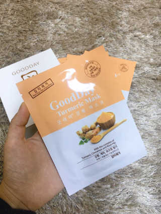 GoodDay Skincare GoodDay 강황 마스크 — 5점을 준 리뷰어가 2020년 2월 올린 사용 사진