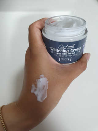 지고트 산양유 화이트닝 크림 70ml — 4점을 준 리뷰어가 2019년 8월 올린 사용 사진