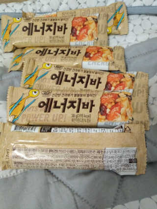 견과가 똘똘 뭉쳐들어간 넛츠몬 에너지바 1BOX 6개입 — 5점을 준 리뷰어가 2018년 1월 올린 사용 사진