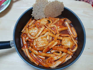 두번째 국떡 국가대표 떡볶이 1팩 + 영미칩 2봉 증정 — 4.5점을 준 리뷰어가 2019년 2월 올린 사용 사진