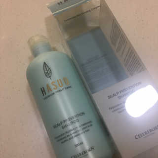 셀리본 하수오 내츄럴 프리벤션 탈모관리 샴푸 300ml — 4점을 준 리뷰어가 2019년 11월 올린 사용 사진