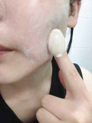 바와 실크 코쿤 페이셜 솝 화이트 — 5점을 준 리뷰어가 2018년 7월 올린 사용 사진