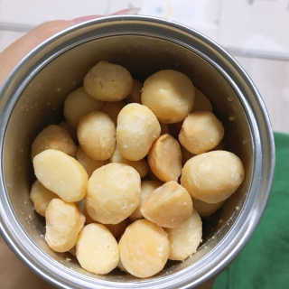 마우나로아 무염 드라이 로스티드 마카다미아 캔 127G — 5점을 준 리뷰어가 2019년 8월 올린 사용 사진
