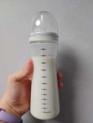 엄마의 바램을 담은 프리미엄 감성젖병 오유위시 260ml — 5점을 준 리뷰어가 2020년 3월 올린 사용 사진