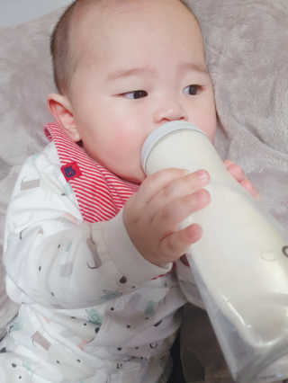 엄마의 바램을 담은 프리미엄 감성젖병 오유위시 260ml — 2점을 준 리뷰어가 2020년 3월 올린 사용 사진