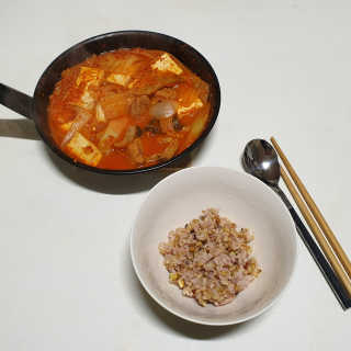 땡땡쿡 더실비김치찌개 2인분 710g 라면사리 포함 — 5점을 준 리뷰어가 2020년 1월 올린 사용 사진
