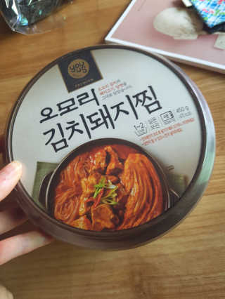 GS25 YOU US  오모리김치돼지찜 — 4.17점을 준 리뷰어가 2018년 3월 올린 사용 사진