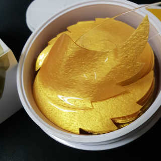푸츄푸츄 Real repair skin cell premium patch — 5점을 준 리뷰어가 2018년 10월 올린 사용 사진