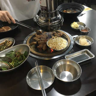 [두툼갈비] 두툼갈비 2인분 + 매콤치즈버섯 set — 5점을 준 리뷰어가 2018년 8월 올린 사용 사진