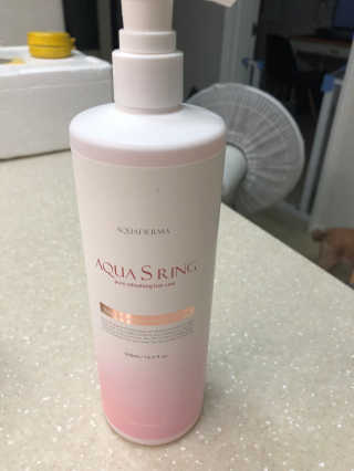 아쿠아큐링 아쿠아S링 퓨어리프레싱 헤어케어 500ml — 5점을 준 리뷰어가 2018년 7월 올린 사용 사진