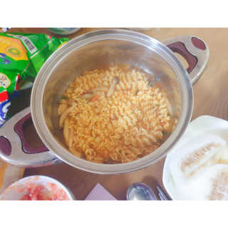 라면 그대로가 제일 맛있는 더엄마라면 — 5점을 준 리뷰어가 2019년 7월 올린 사용 사진
