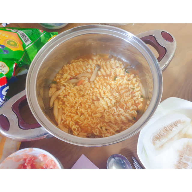 라면 그대로가 제일 맛있는 더엄마라면 리뷰 사진