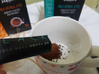 (주)쟈뎅 쟈뎅 에스프레소 스틱 [블랙+헤이즐넛 set] — 5점을 준 리뷰어가 2020년 3월 올린 사용 사진