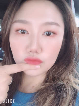 [블랙루즈] 에어 핏 벨벳 틴트4 1+1 — 5점을 준 리뷰어가 2019년 7월 올린 사용 사진