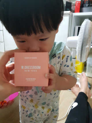 더블유드레스룸 더블유 차량용방향제 — 5점을 준 리뷰어가 2018년 9월 올린 사용 사진
