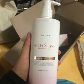 아쿠아큐링 아쿠아S링 퓨어리프레싱 헤어케어 500ml — 5점을 준 리뷰어가 2018년 7월 올린 사용 사진