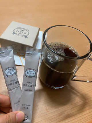 [하우투잇] 뤼에르 쿠르브 블랙 10ml x 30포 총 300ml — 5점을 준 리뷰어가 2020년 3월 올린 사용 사진
