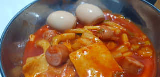 두번째 국떡 국가대표 떡볶이 1팩 + 영미칩 2봉 증정 — 4점을 준 리뷰어가 2019년 2월 올린 사용 사진