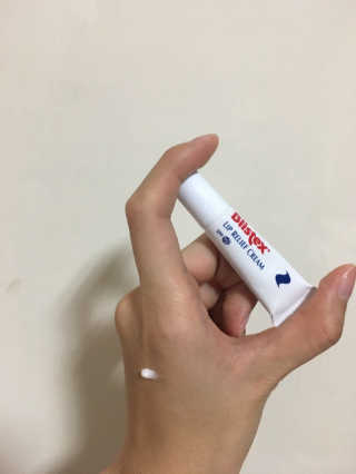 블리스텍스 립 릴리프 크림 립밤, 립 바이브런스 립밤 — 5점을 준 리뷰어가 2018년 11월 올린 사용 사진