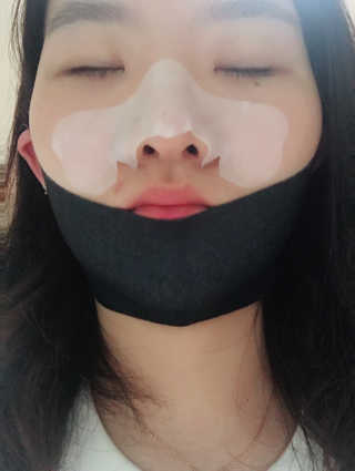 나이팅게일 TAKO PACK NOSE [문어코팩] — 5점을 준 리뷰어가 2018년 5월 올린 사용 사진