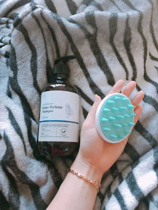 달리프 베러 퍼퓸 샴푸 1000ml 레이니데이 or 일랑로즈 — 4.5점을 준 리뷰어가 2018년 11월 올린 사용 사진