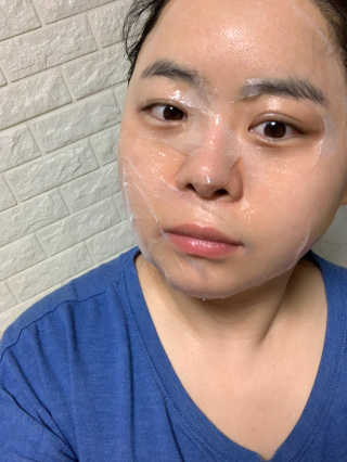 웰더마 사파이어 콜라겐 임팩트 에센셜 마스크 — 5점을 준 리뷰어가 2019년 8월 올린 사용 사진