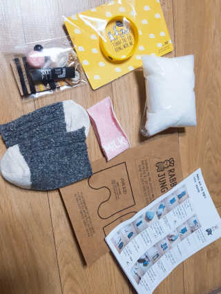 삭스플리즈 [DIY] 삑삑이 토끼 양말인형 키링 만들기+실+기부팔찌 — 4점을 준 리뷰어가 2020년 3월 올린 사용 사진