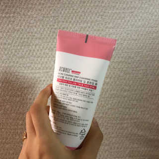 아크웰 아크네 클리어링 딥 클렌징 폼 — 4.5점을 준 리뷰어가 2018년 11월 올린 사용 사진