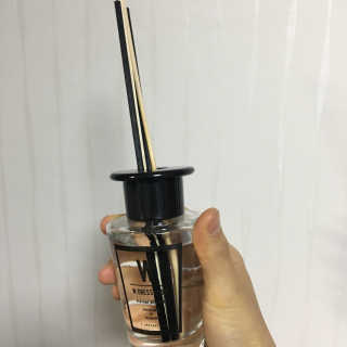 더블유드레스룸 퍼퓸 디퓨저 70ml — 4.5점을 준 리뷰어가 2018년 6월 올린 사용 사진