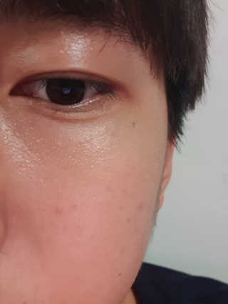 에이엠이 눈감고 촉촉 뿌려 눈피로를 완화하는 아이케어미스트 — 3점을 준 리뷰어가 2019년 6월 올린 사용 사진
