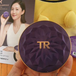 TR타임레볼루션 [TR] 더블 앰플 쿠션 파운데이션 LX — 5점을 준 리뷰어가 2019년 11월 올린 사용 사진