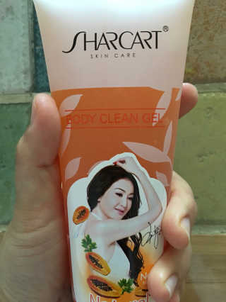 줌마들도 인정한 샤카트 페이스앤바디 필링젤 310ml — 3점을 준 리뷰어가 2018년 4월 올린 사용 사진