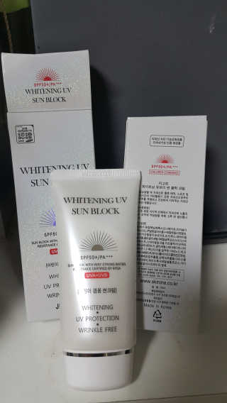 지고트 화이트닝 유브이 썬블럭 크림 70ml,1+1 — 5점을 준 리뷰어가 2019년 5월 올린 사용 사진